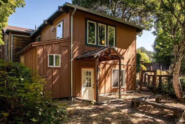 $925,000 | 176 Railroad Avenue, Woodacre, CA 94973