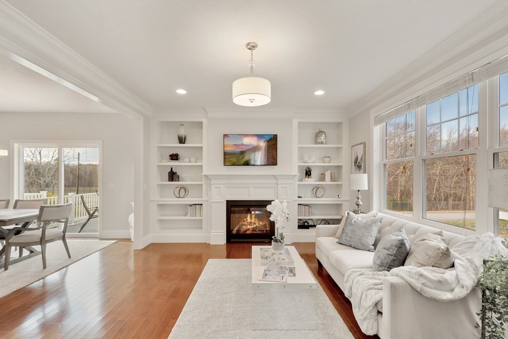 108 Oxbow Road, Unit 108 Framingham, MA 01701 - Photo 4 of 38 Gallery Image 4