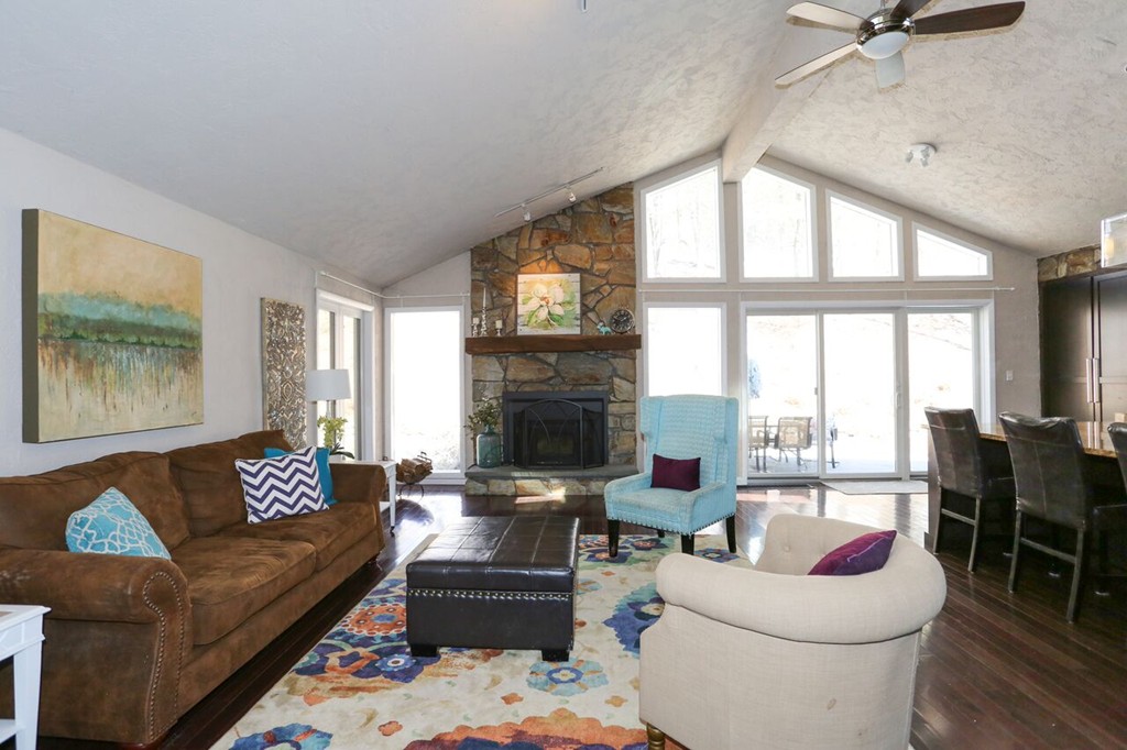 41 Valley Road Southborough, MA 01772 - Photo 8 of 30 Gallery Image 8