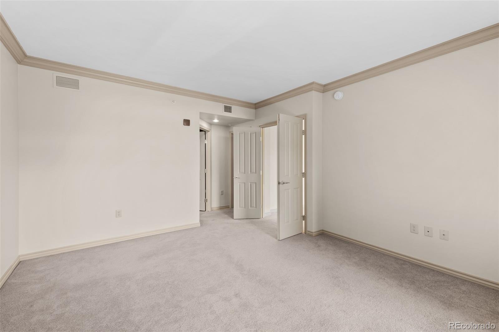 8100 East Union Avenue, Unit 814 Denver, CO 80237 - Photo 20 of 38 a view of room