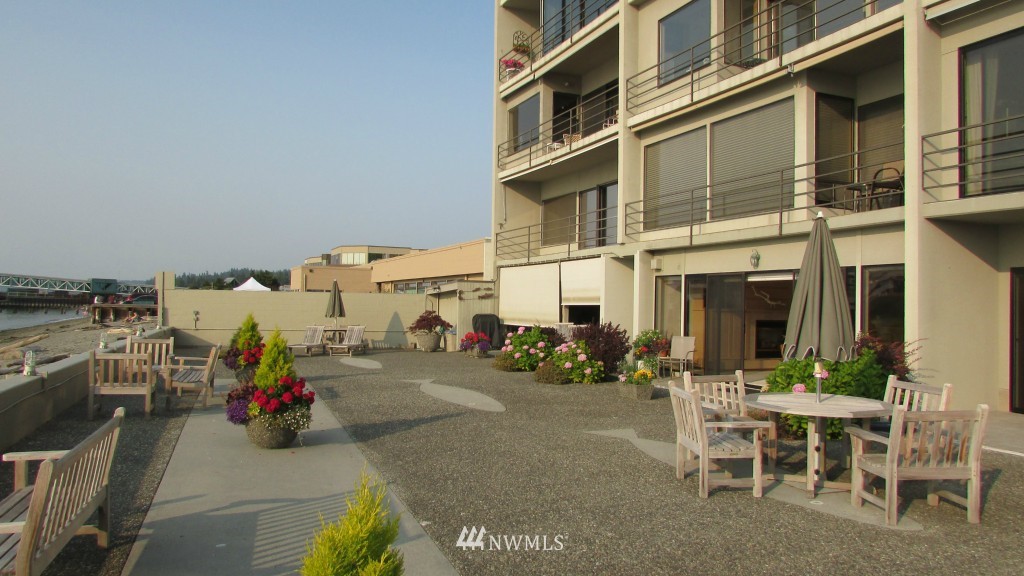 200 Beach Place, Unit 103 Edmonds, WA 98020 - Photo 14 of 24
