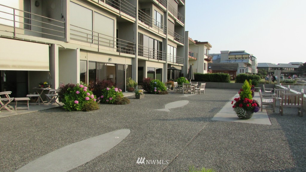 200 Beach Place, Unit 103 Edmonds, WA 98020 - Photo 6 of 24