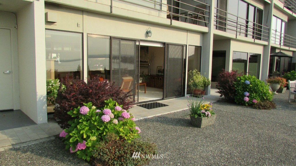 200 Beach Place, Unit 103 Edmonds, WA 98020 - Photo 7 of 24