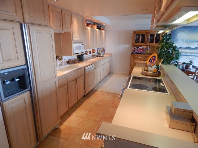 200 Beach Place, Unit 103 Edmonds, WA 98020 - Photo 9 of 24