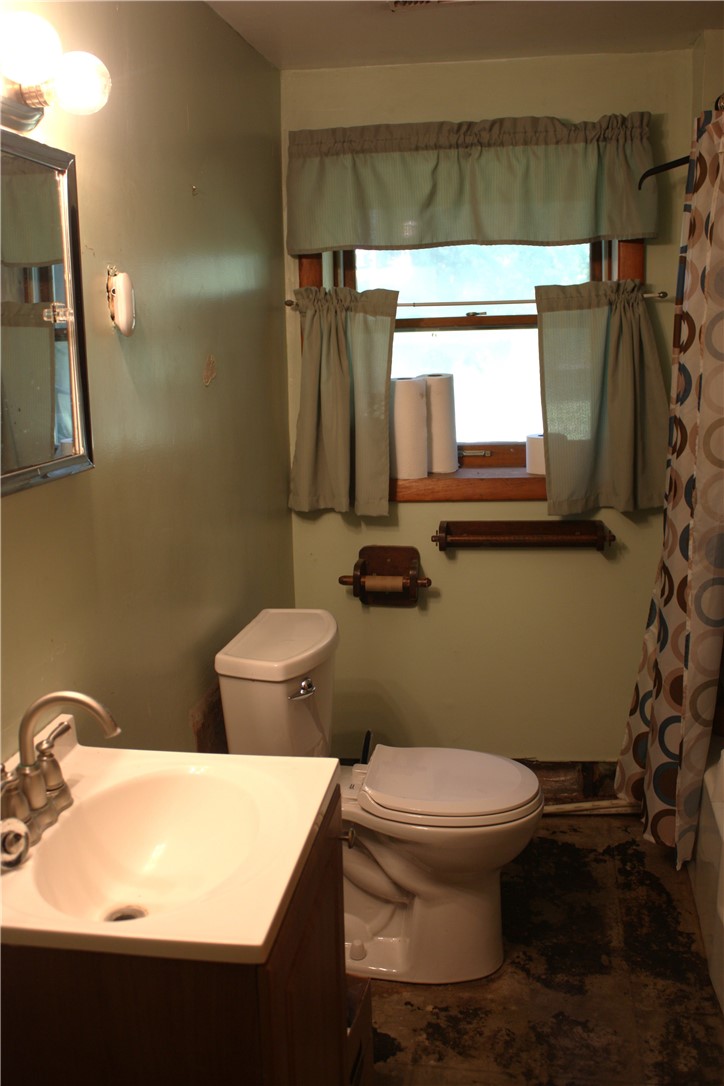 581 Saugatucket Road South Kingstown, RI 02879 - Photo 6 of 14 Bathroom