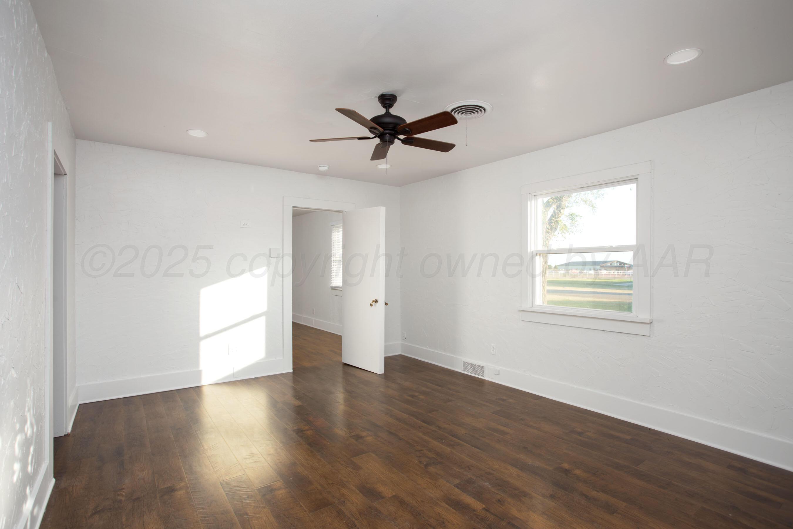 1105 Main Street Panhandle, TX 79068 - Photo 16 of 38 35