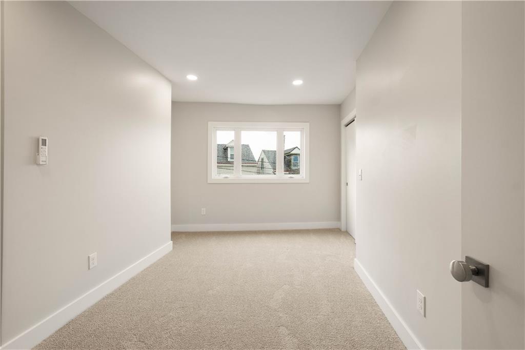 807 McCandless Avenue Pittsburgh, PA 15201 - Photo 13 of 24 an empty room with windows