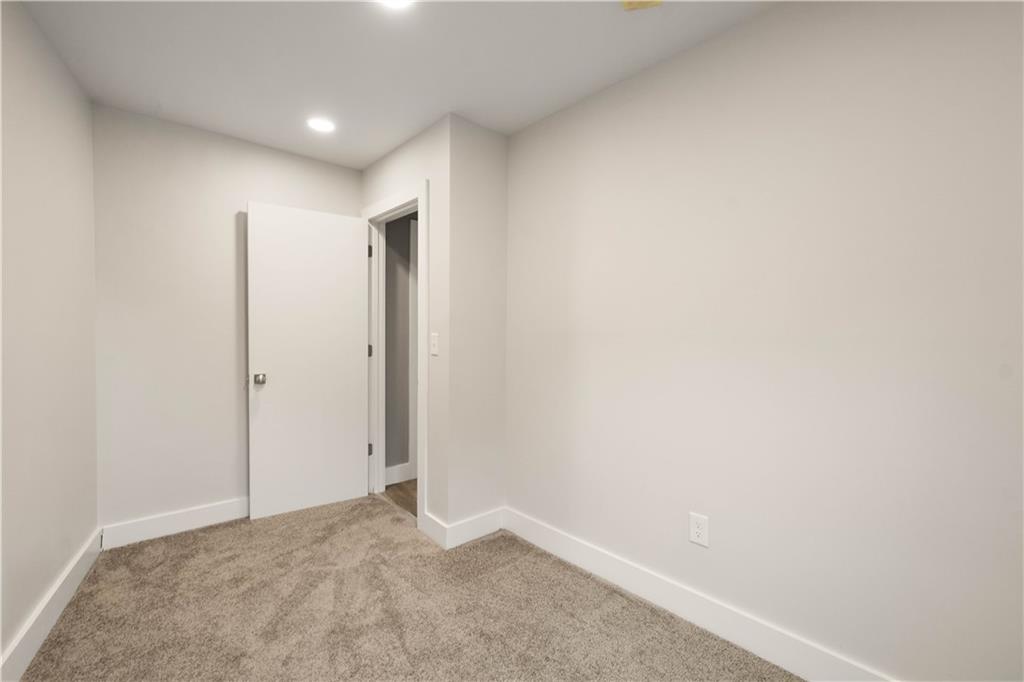 807 McCandless Avenue Pittsburgh, PA 15201 - Photo 16 of 24 a view of an empty room