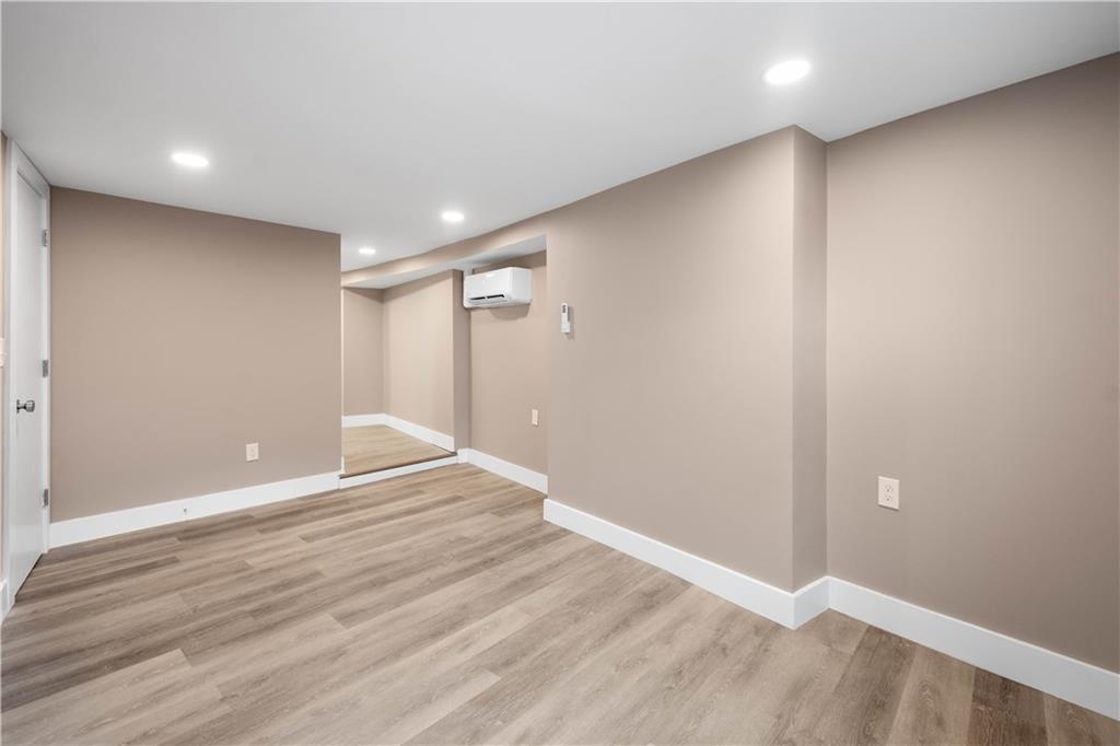 807 McCandless Avenue Pittsburgh, PA 15201 - Photo 20 of 24 a view of an empty room