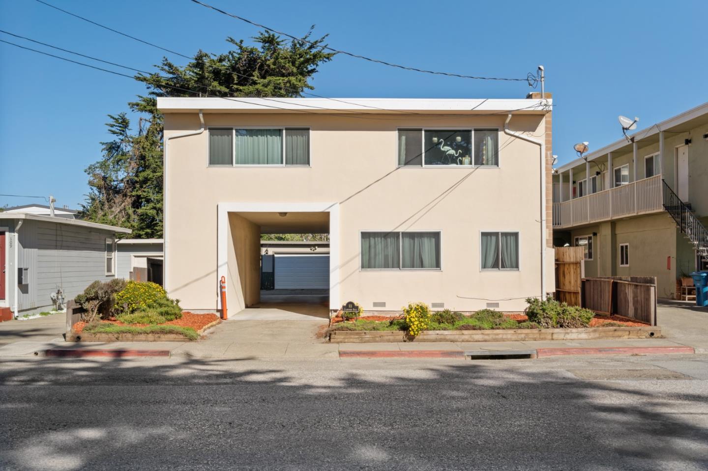 111 Clarendon Road Pacifica, CA 94044 - Photo 1 of 29 Gallery Image 1