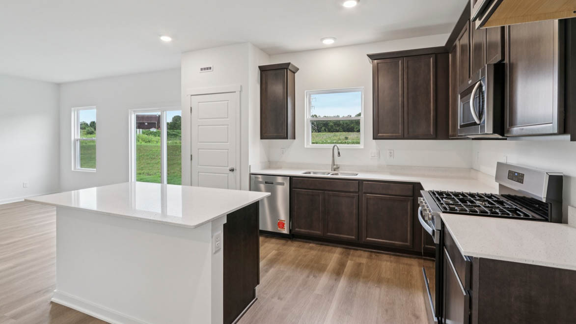 7101 Oakmont Road Racine, WI 53403 - Photo 7 of 40