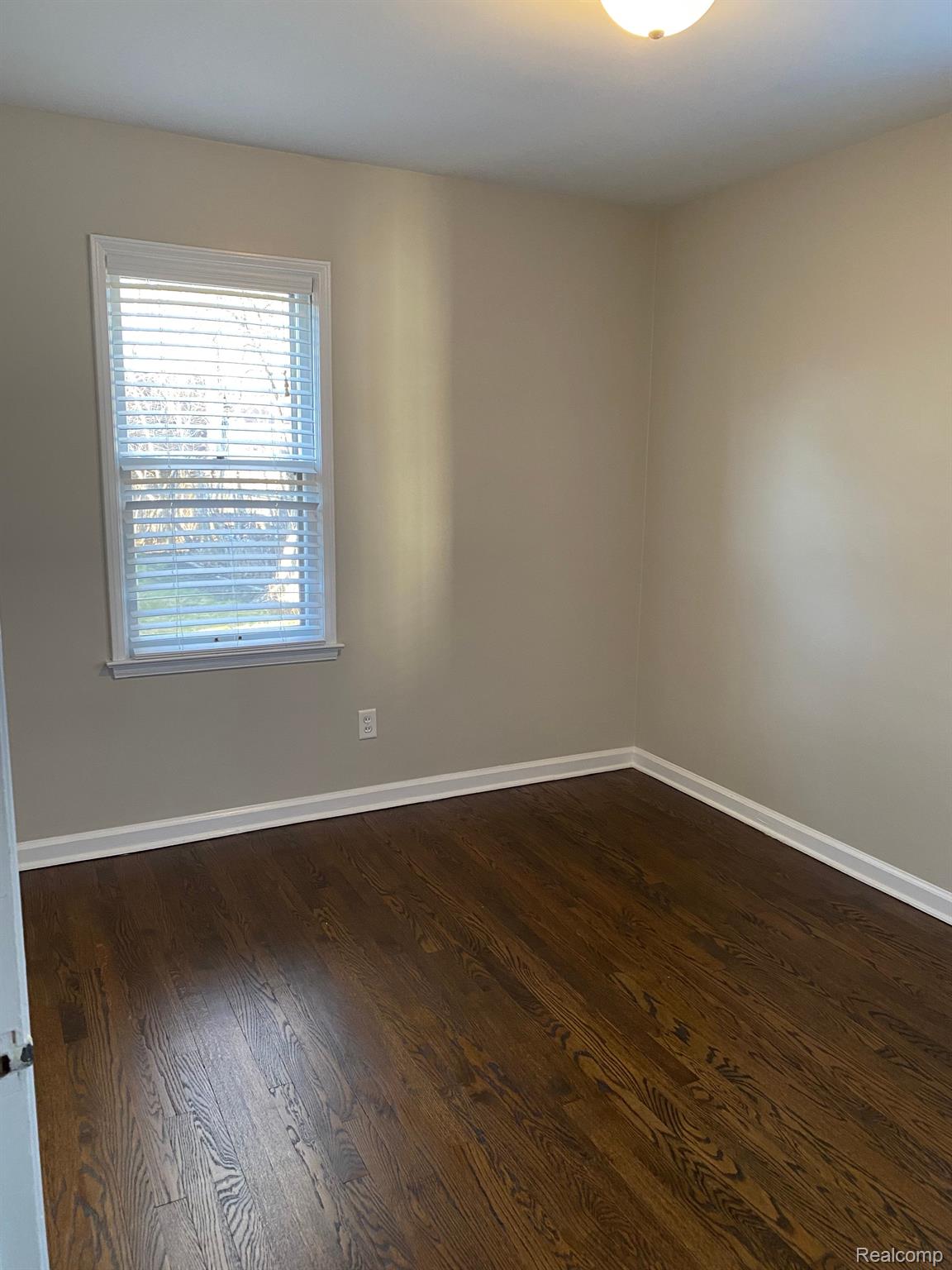 786 Cambridge Road Berkley, MI 48072 - Photo 6 of 22 Gallery Image 6