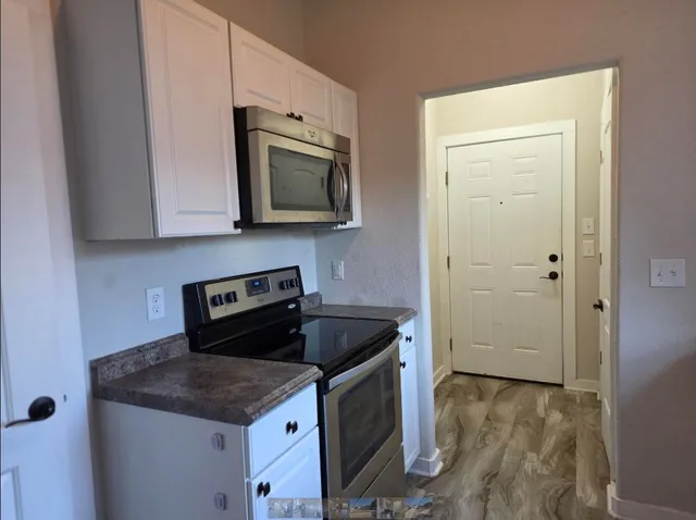 $1,750 | 205 Ivy Lane, Kerrville, TX 78028