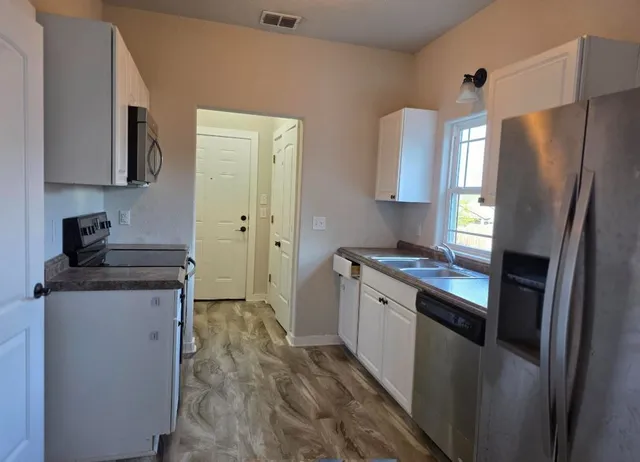 $1,750 | 205 Ivy Lane, Kerrville, TX 78028