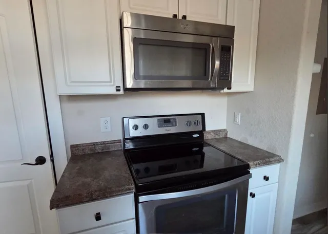 $1,750 | 205 Ivy Lane, Kerrville, TX 78028