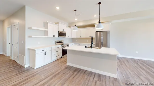 $425,000 | 104 Sierra Bay Drive, Unit 2D, Camdenton, MO 65020