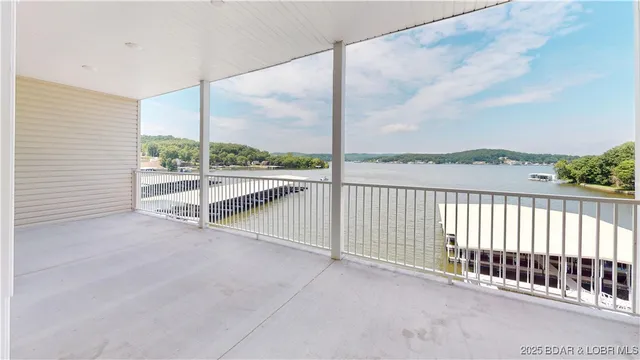 $425,000 | 104 Sierra Bay Drive, Unit 2D, Camdenton, MO 65020