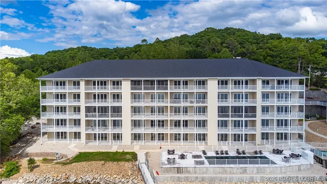$425,000 | 104 Sierra Bay Drive, Unit 2D, Camdenton, MO 65020