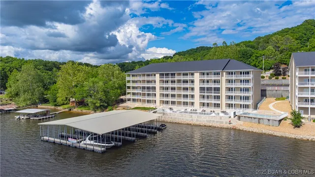 $425,000 | 104 Sierra Bay Drive, Unit 2D, Camdenton, MO 65020