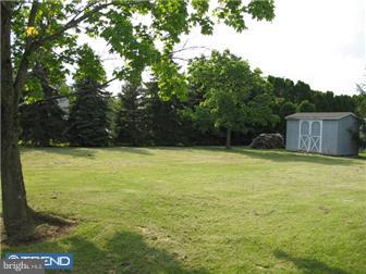 289 Greenview Road Yardley, PA 19067 - Photo 12 of 12 Exterior Back
