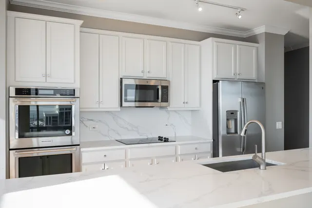 $775,000 | 100 East 14th Street, Unit 2205, Chicago, IL 60605