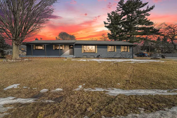 $389,000 | 1916 Hollingsworth Drive, Walled Lake, MI 48390