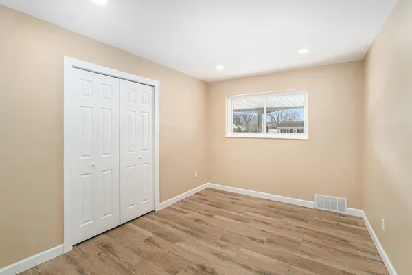 $389,000 | 1916 Hollingsworth Drive, Walled Lake, MI 48390