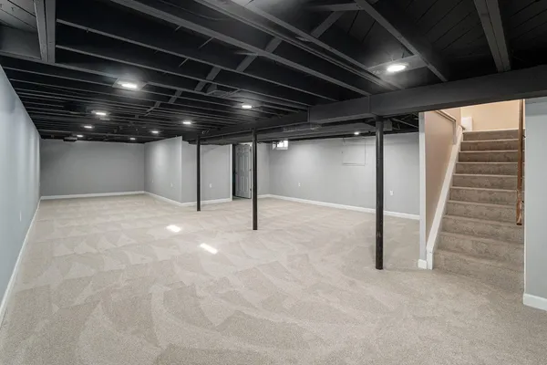 $389,000 | 1916 Hollingsworth Drive, Walled Lake, MI 48390