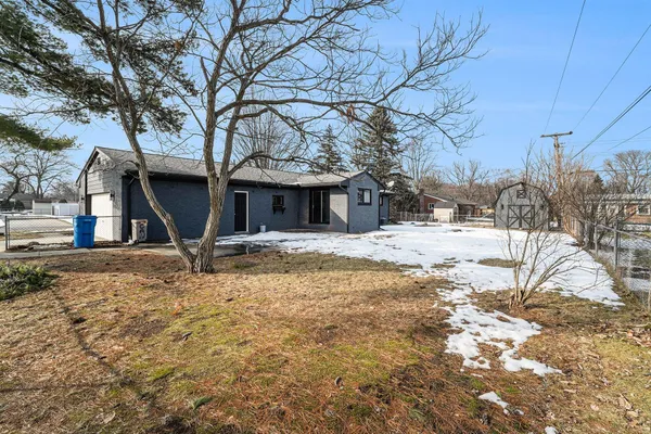 $389,000 | 1916 Hollingsworth Drive, Walled Lake, MI 48390
