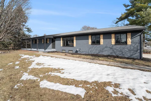$389,000 | 1916 Hollingsworth Drive, Walled Lake, MI 48390