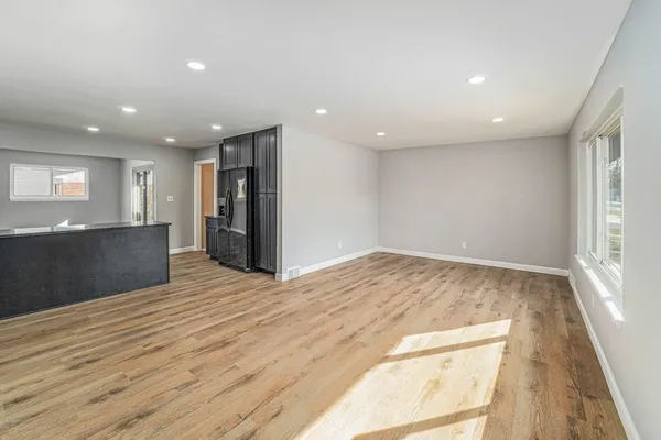 $389,000 | 1916 Hollingsworth Drive, Walled Lake, MI 48390