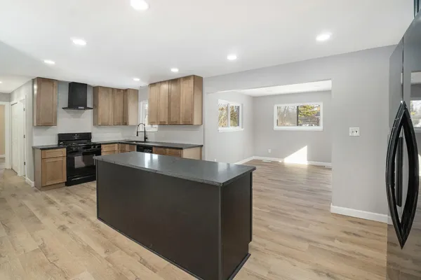 $389,000 | 1916 Hollingsworth Drive, Walled Lake, MI 48390