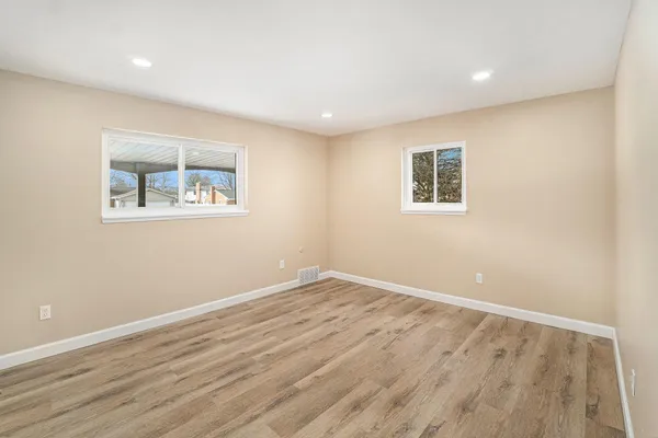 $389,000 | 1916 Hollingsworth Drive, Walled Lake, MI 48390