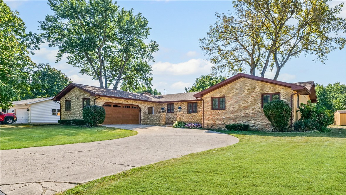 1739 Moorwood Drive Decatur, IL 62521 - Photo 2 of 29