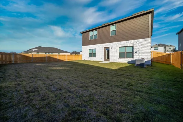 $2,200 | 274 Honeysuckle Lane, Princeton, TX 75407