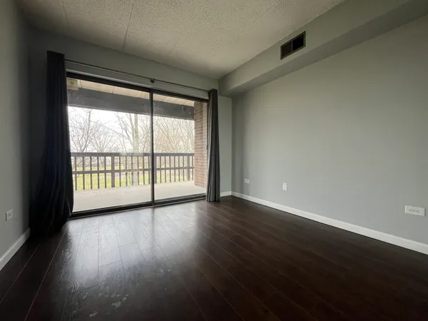 $159,900 | 1620 Richmond Street, Unit 306, Joliet, IL 60435