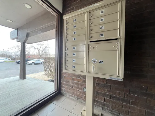 $159,900 | 1620 Richmond Street, Unit 306, Joliet, IL 60435