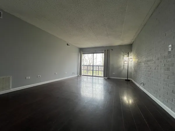 $159,900 | 1620 Richmond Street, Unit 306, Joliet, IL 60435