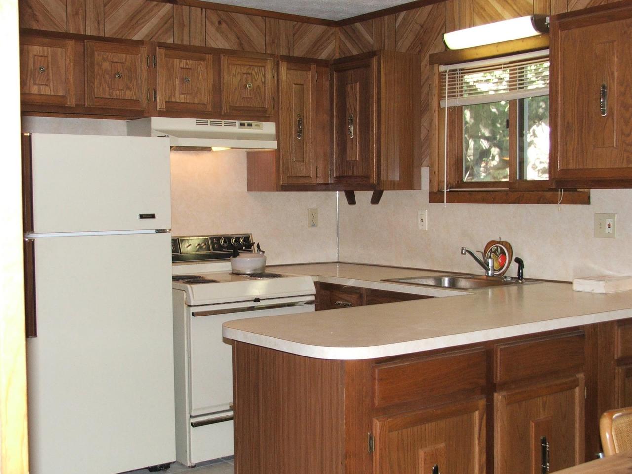657 Radcliff Road Bushkill, PA 18324 - Photo 3 of 10 Kitchen