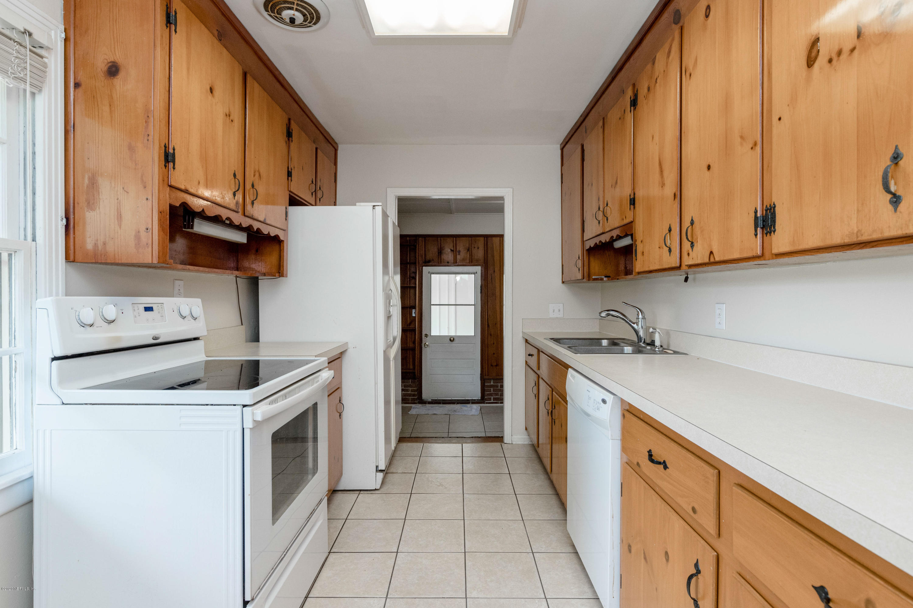 7450 Midway Road Jacksonville, FL 32244 - Photo 16 of 39 16-KITCHEN