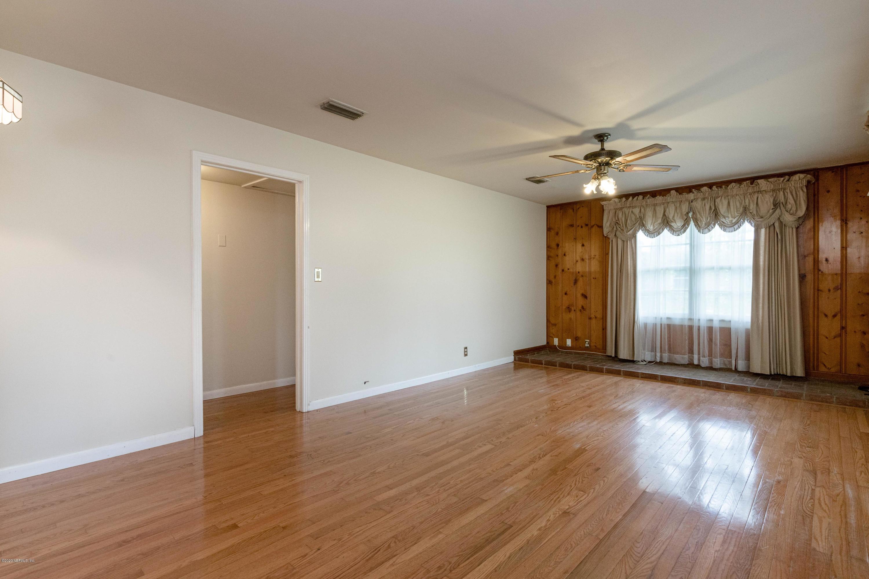 7450 Midway Road Jacksonville, FL 32244 - Photo 10 of 39 10-LIVING