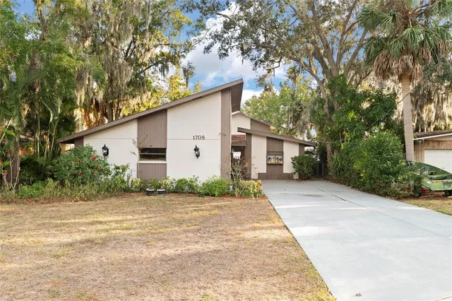 $575,000 | 1708 Richard Ervin Parkway, Tarpon Springs, FL 34688