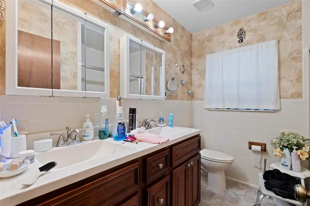 $575,000 | 1708 Richard Ervin Parkway, Tarpon Springs, FL 34688