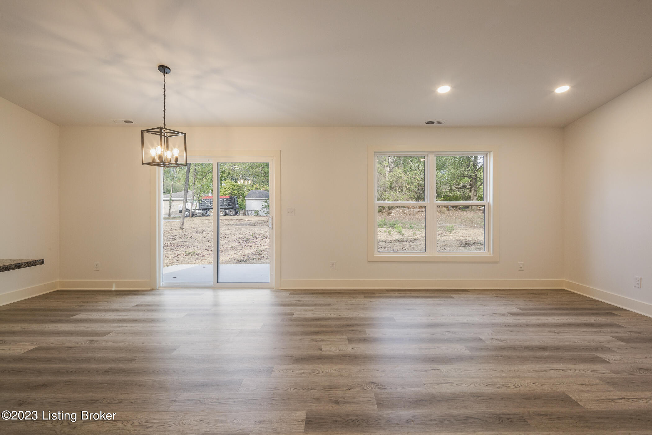 515 South Park Road Fairdale, KY 40118 - Photo 10 of 58 25