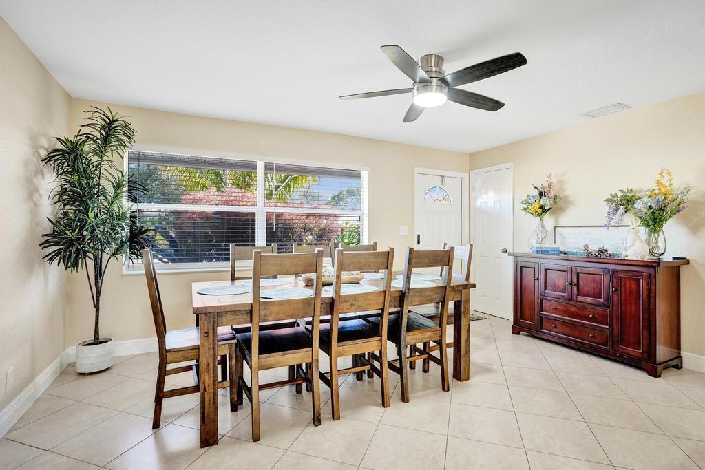 740 Buttonwood Road North Palm Beach, FL 33408 - Photo 3 of 44 DSC08009