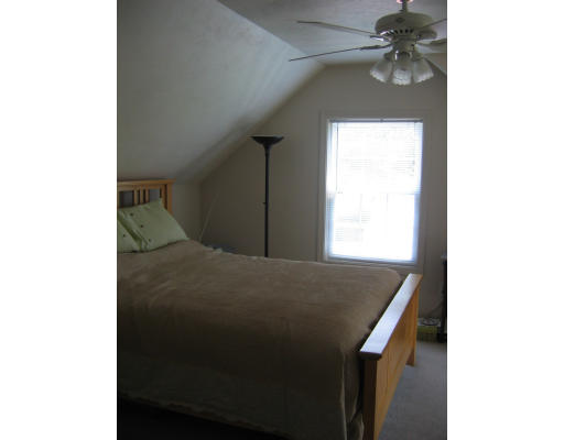 9 Warren Road Auburn, MA 01501 - Photo 10 of 21 Gallery Image 10