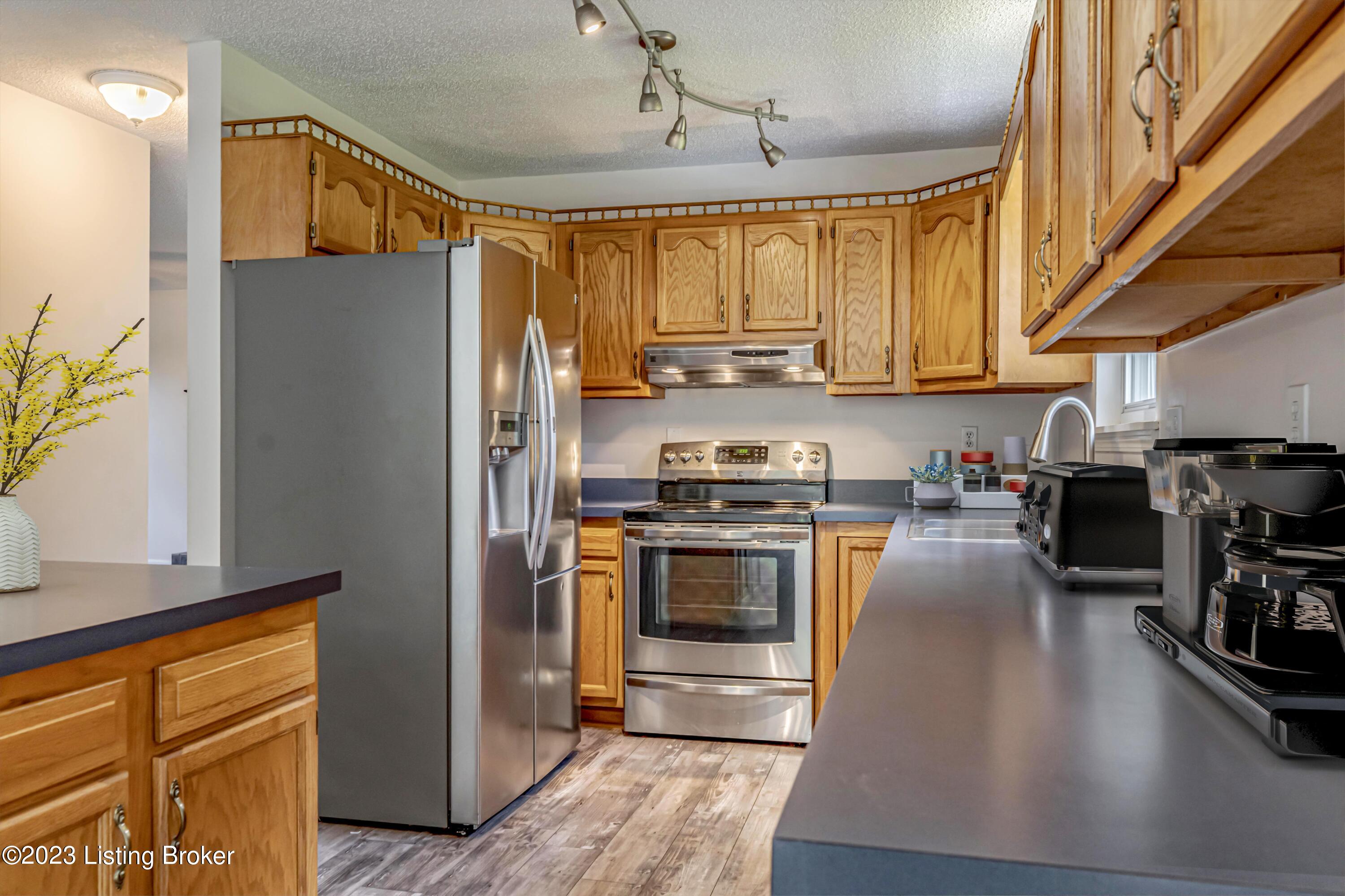 373 Redwing Road Brandenburg, KY 40108 - Photo 8 of 57 17Kitchen-min