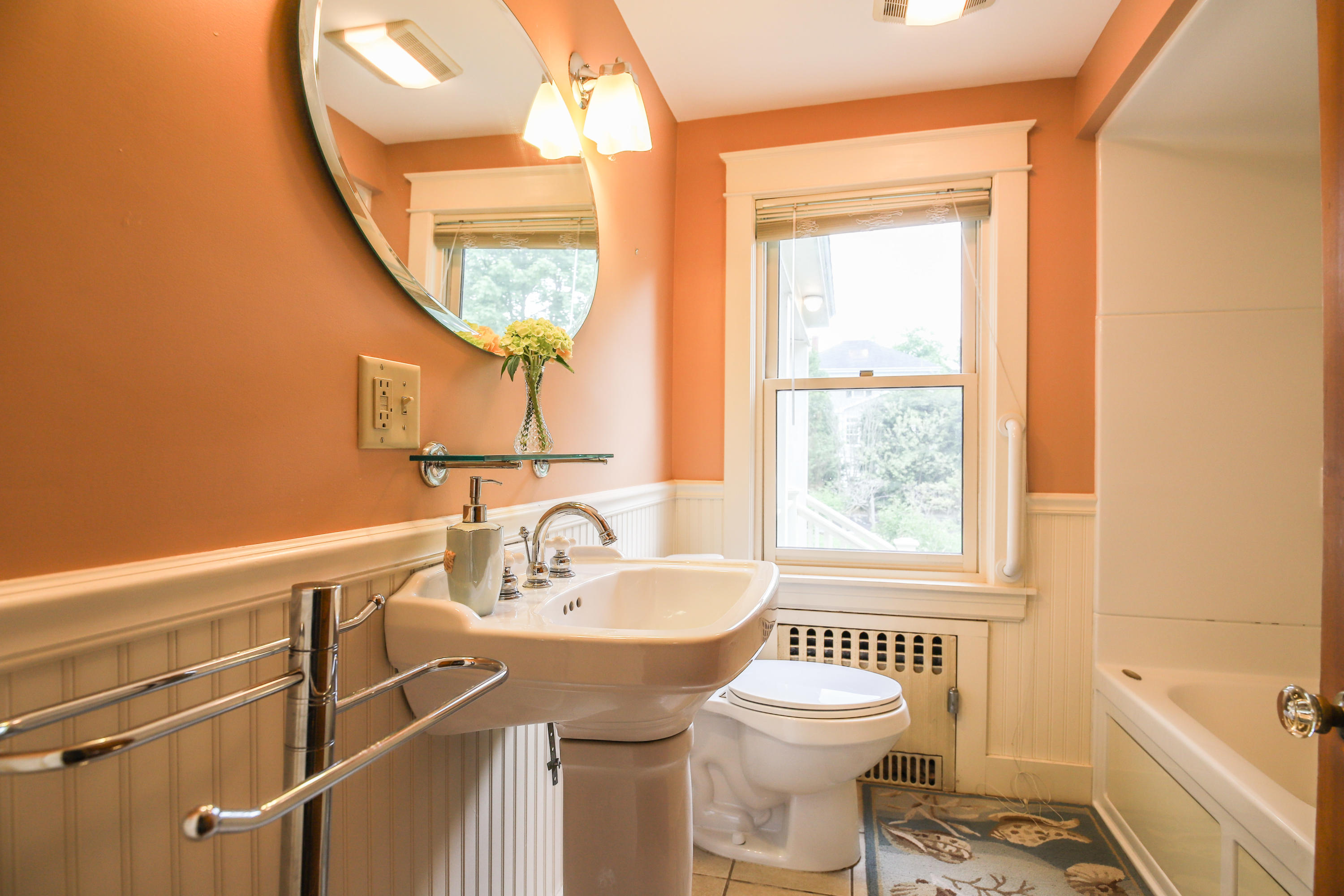 124 Clinton Street Portland, ME 04103 - Photo 22 of 57 124 Flinton St Portland - 19Bath1