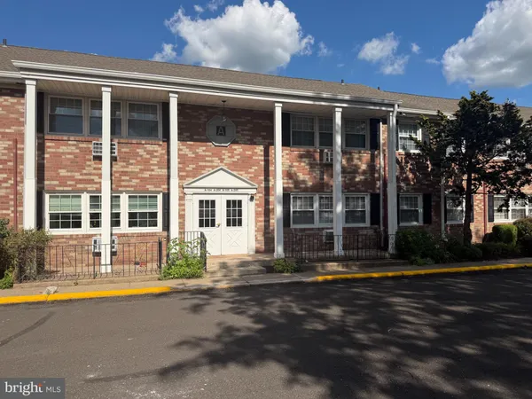 $2,150 | 403 South Main Street, Unit 105, Doylestown, PA 18901
