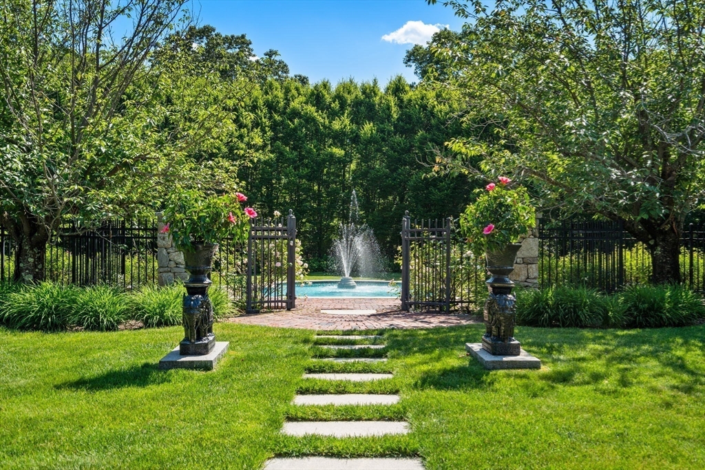 495 Hugh Cargill Road Concord, MA 01742 - Photo 15 of 42